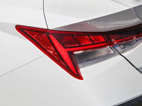 Certified 2025 Hyundai Elantra SEL FWD image 12
