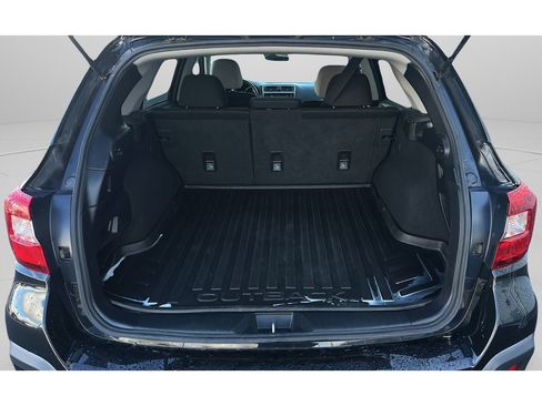 Used 2018 Subaru Outback 2.5i Premium image 25