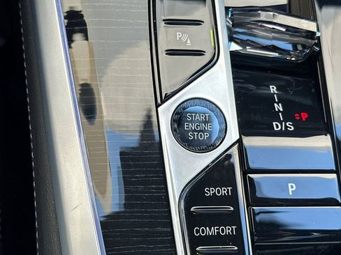 Used 2024 BMW X7 xDrive40i w/ M Sport Package image 27