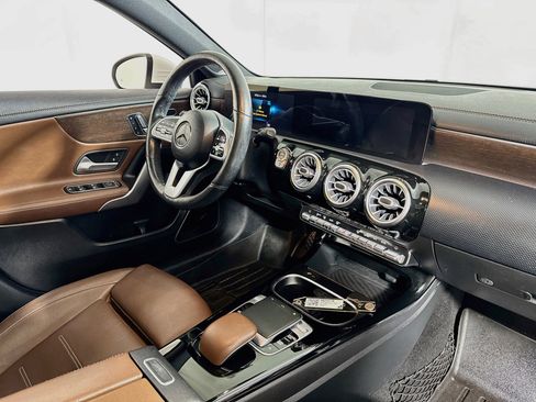 Used 2019 Mercedes-Benz A 220 4MATIC image 30