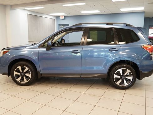 Used 2018 Subaru Forester 2.5i Premium w/ All-Weather Package AWD/4WD image 2