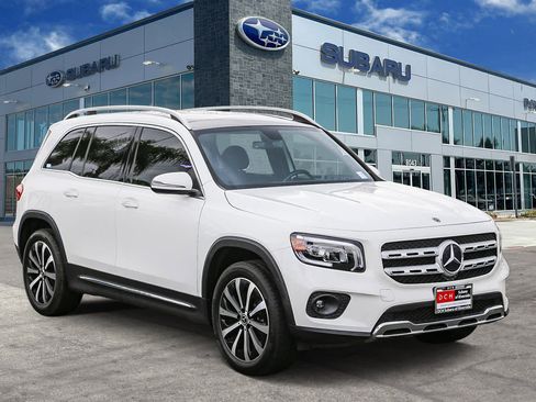 Used 2021 Mercedes-Benz GLB 250 w/ Premium Package image 3