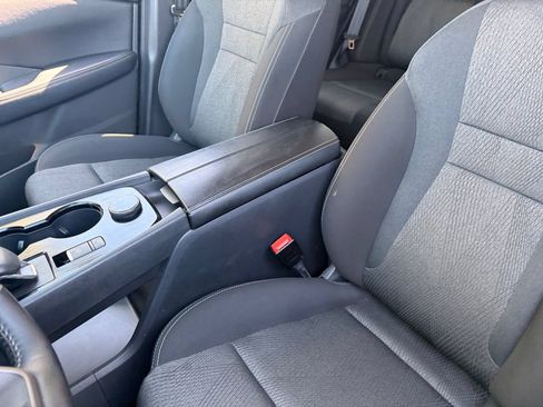 Certified 2025 Nissan Rogue SV AWD/4WD image 19