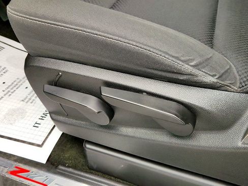 Used 2016 Chevrolet Silverado 1500 LT image 11