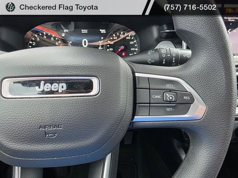 Used 2023 Jeep Compass Sport image 13