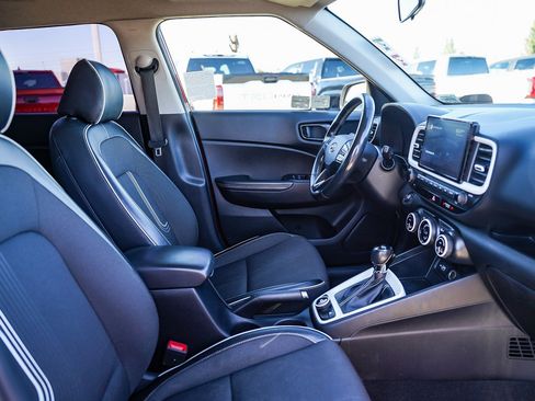 Used 2022 Hyundai Venue Limited w/ Cargo Package image 17