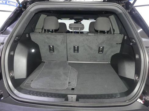 Used 2026 Chevrolet Equinox LT FWD image 9