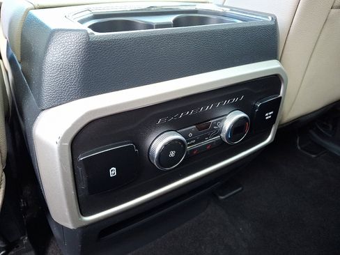 Certified 2022 Ford Expedition Max Limited image 11