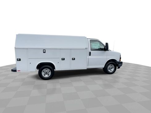 New 2025 GMC Savana 3500 w/ Power Convenience Package image 25