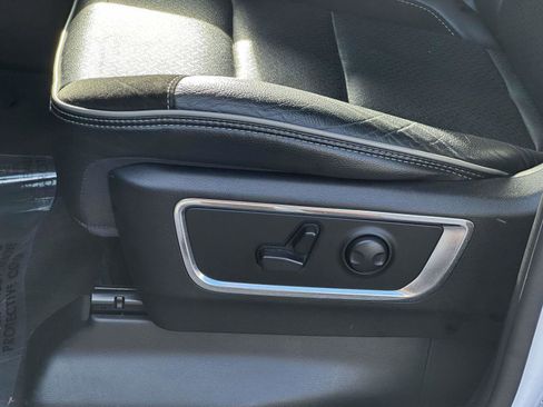 Used 2024 RAM 1500 Laramie image 15