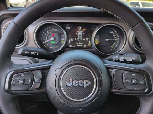 Used 2023 Jeep Wrangler Unlimited w/ Cold Weather Group image 28