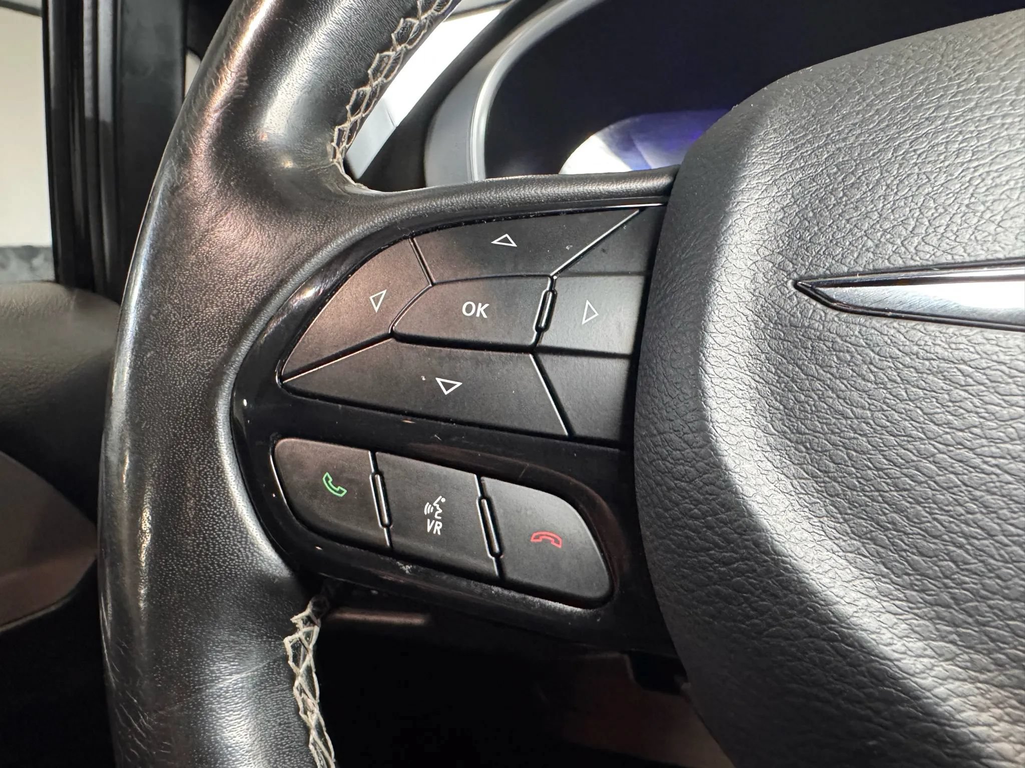 Used 2019 Chrysler Pacifica Touring-L Plus w/ Advanced Safetytec Group FWD image 31