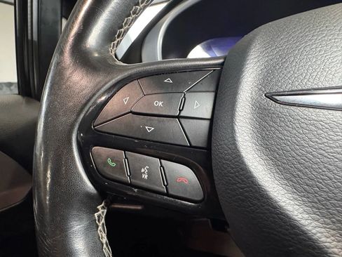 Used 2019 Chrysler Pacifica Touring-L Plus image 31