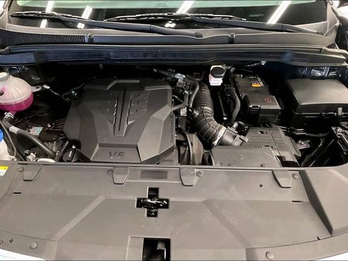 Used 2023 Kia Carnival LX FWD image 9