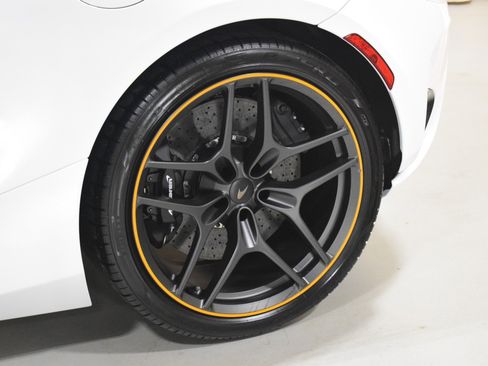 New 2026 McLaren 750S image 8