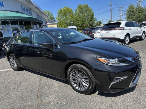 Used 2018 Lexus ES 350 w/ Navigation System Package FWD image 4