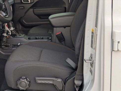 New 2026 Jeep Gladiator Mojave image 4