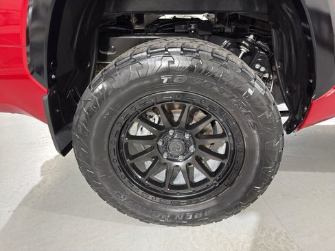 Used 2024 Toyota Tundra Platinum image 9
