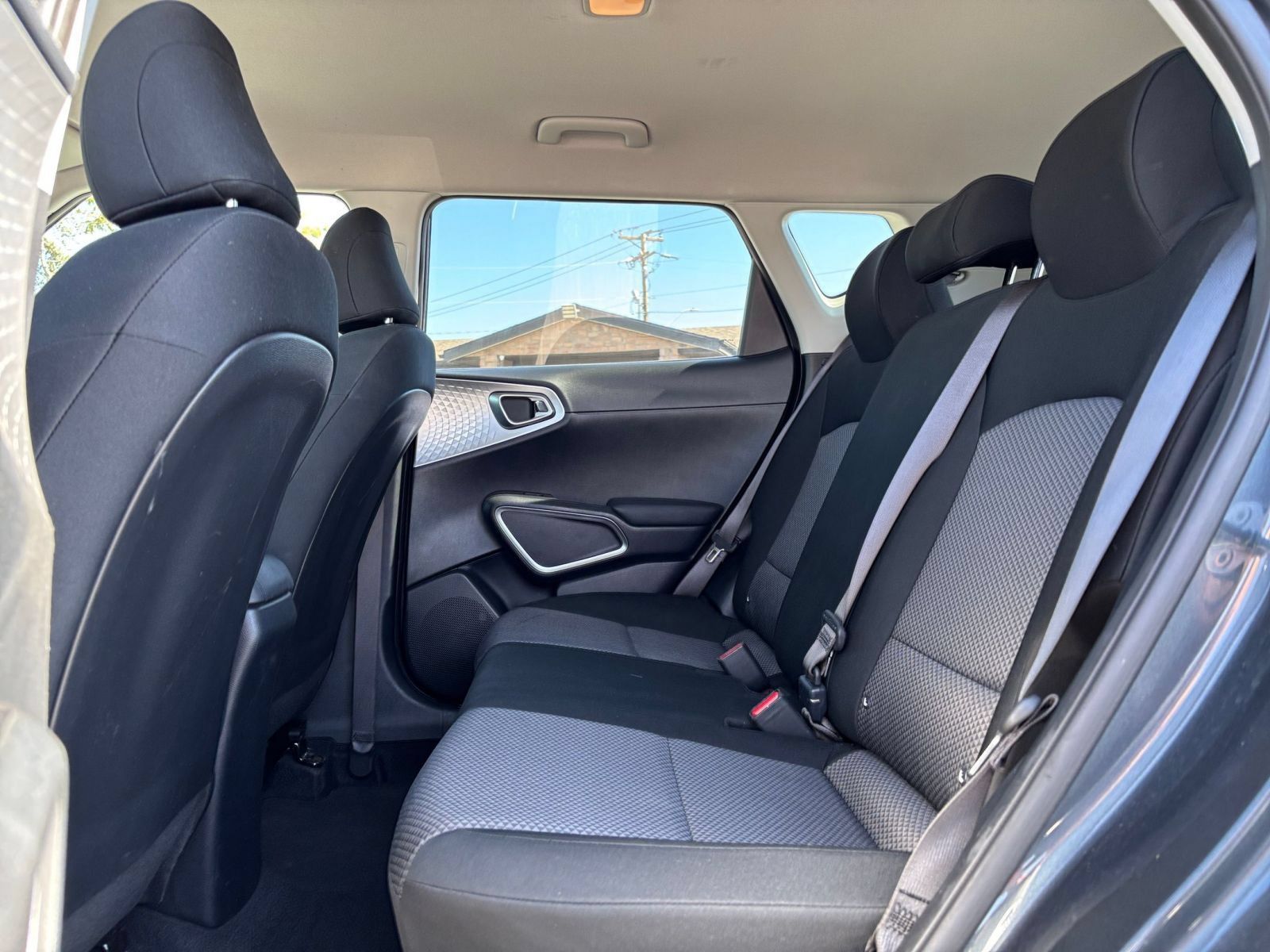 Used 2025 Kia Soul LX w/ LX Technology Package FWD image 22