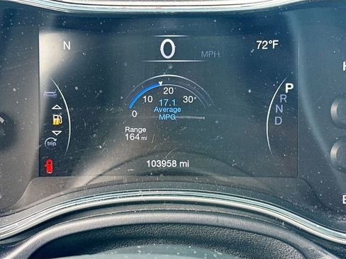 Used 2018 Jeep Grand Cherokee Altitude image 13