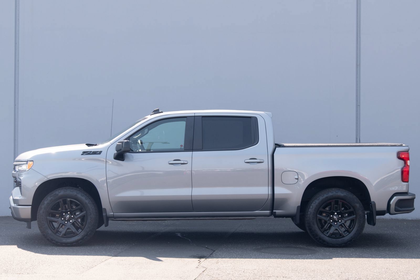 Used 2025 Chevrolet Silverado 1500 RST w/ Z71 Off-Road Package AWD/4WD image 24