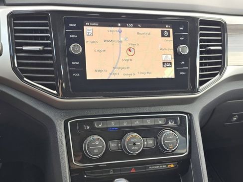 Used 2021 Volkswagen Atlas SEL Premium image 3