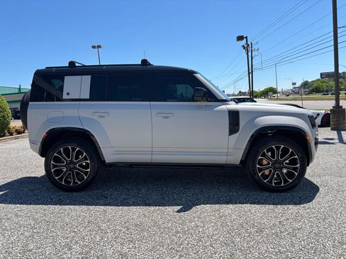 Used 2026 Land Rover Defender 110 image 12