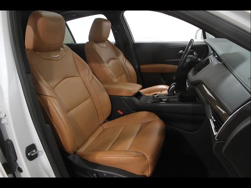 Used 2019 Cadillac XT4 Premium Luxury AWD/4WD image 19