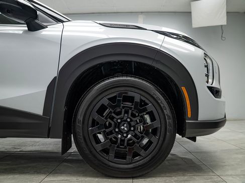 Used 2025 Mitsubishi Outlander Trail Edition image 31