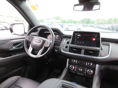 Certified 2023 GMC Yukon SLT w/ Max Trailering Package AWD/4WD image 26
