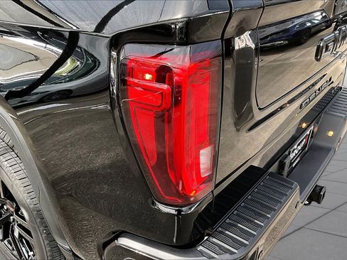 Used 2024 GMC Sierra 1500 Denali w/ Technology Package AWD/4WD image 29