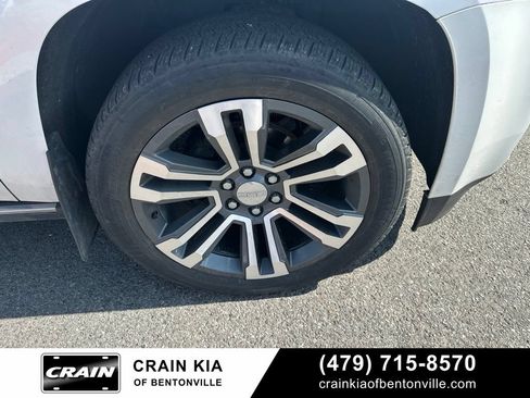 Used 2020 GMC Yukon Denali w/ Denali Premium Package AWD/4WD image 10