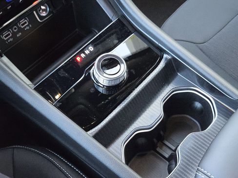 New 2025 Jeep Grand Cherokee 4WD image 17