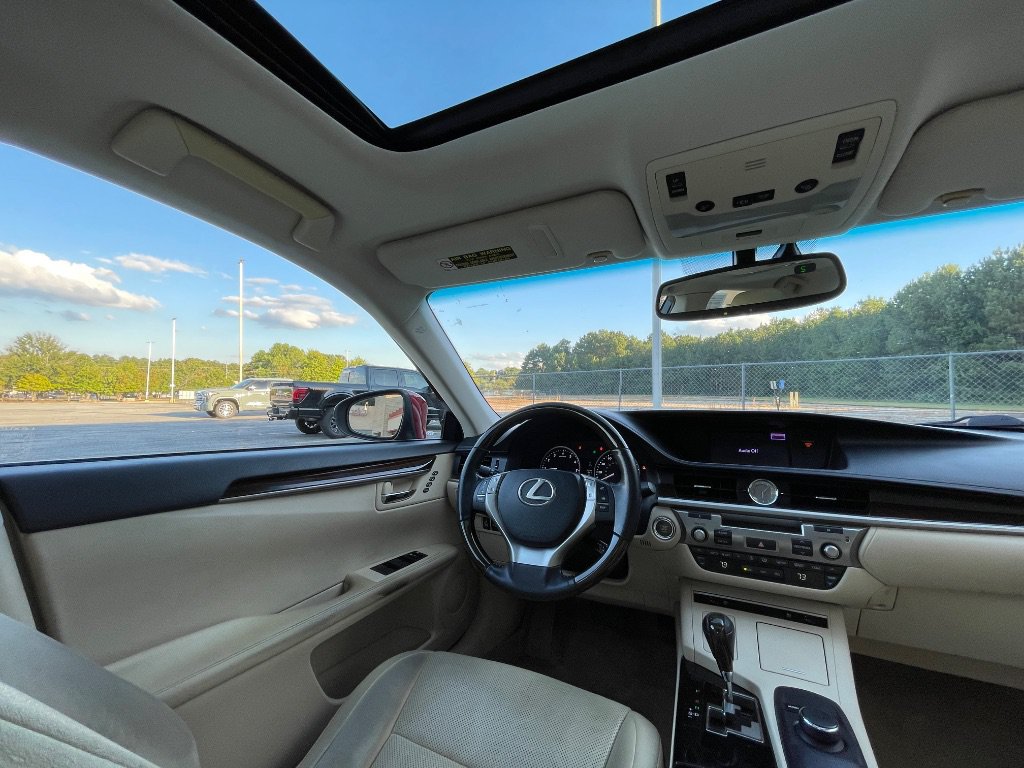 Used 2014 Lexus ES 350 w/ Premium Package FWD image 26