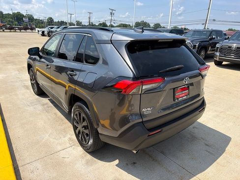 Used 2020 Toyota RAV4 LE w/ All Weather Liner Package AWD/4WD image 6