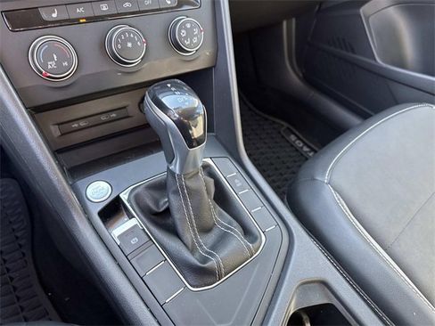 Certified 2022 Volkswagen Taos SE image 22