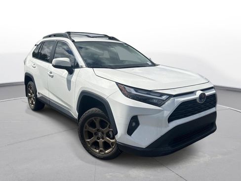 Used 2023 Toyota RAV4 AWD Hybrid image 4