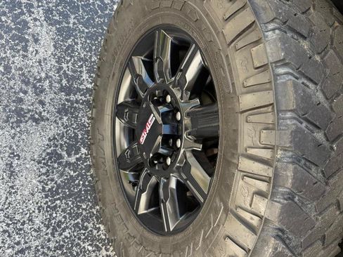 Used 2024 GMC Sierra 2500 AT4 w/ AT4 Premium Plus Package AWD/4WD image 35