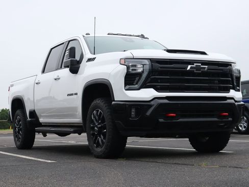 Used 2025 Chevrolet Silverado 2500 LT w/ Trail Boss Package AWD/4WD image 1