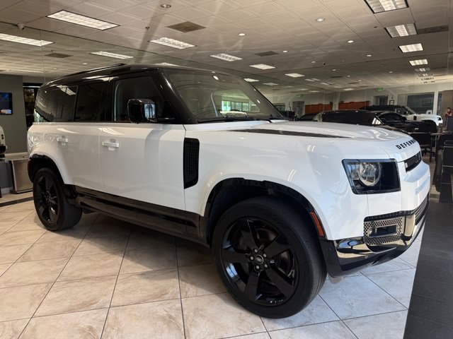 Used 2024 Land Rover Defender 110 X-Dynamic SE AWD/4WD image 3