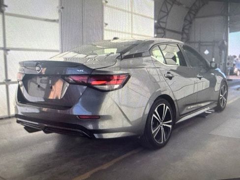 Used 2021 Nissan Sentra SR FWD image 8
