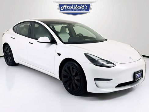 Used 2021 Tesla Model 3 Standard Range Plus image 1