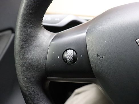 Used 2022 Tesla Model Y Performance image 40