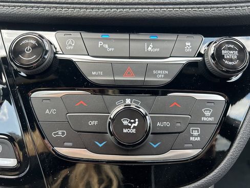 New 2026 Chrysler Pacifica Limited w/ S Appearance Package image 35