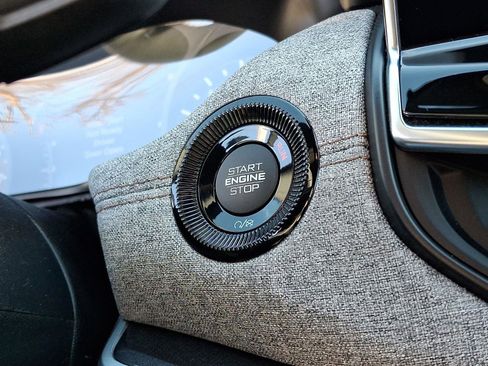 Used 2023 Jeep Compass Latitude image 23