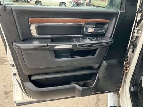 Used 2017 RAM 1500 Laramie w/ Convenience Group AWD/4WD image 5