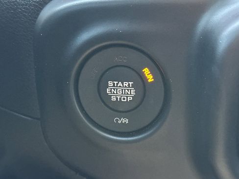 Used 2022 Jeep Wrangler Unlimited Rubicon w/ Cold Weather Group image 34