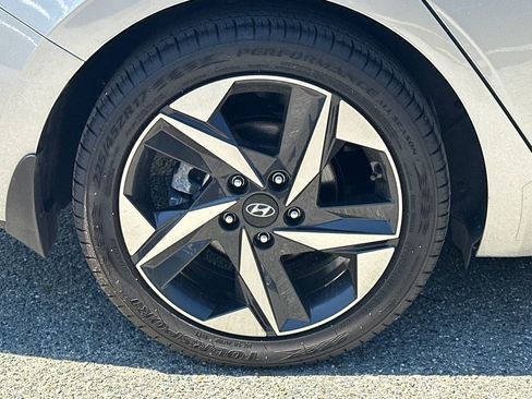 Used 2023 Hyundai Elantra Limited FWD image 7