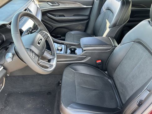 New 2026 Jeep Grand Cherokee Altitude image 16