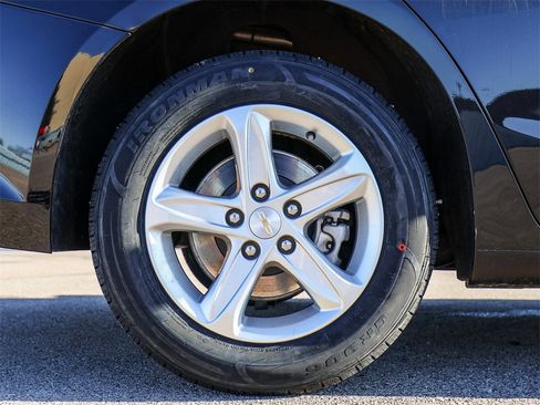 Used 2024 Chevrolet Malibu LT image 9